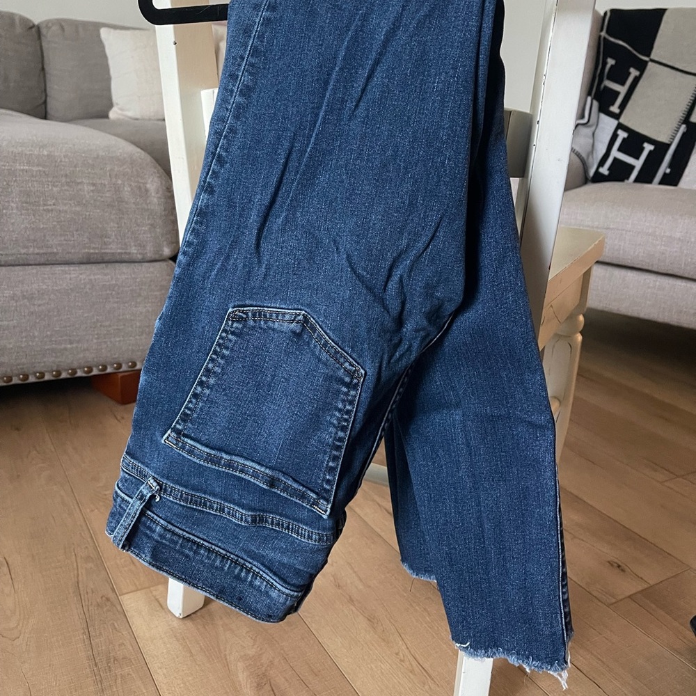Gap true skinny, high-rise jeans. Size 6 tall